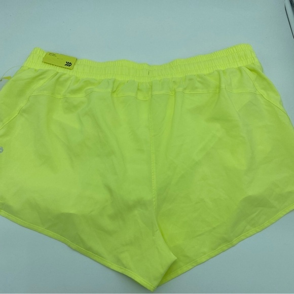 Women's Mid-Rise Run
Shorts 3" - All In Motion™ Yellow 1X & XL - Picture 12 of 14